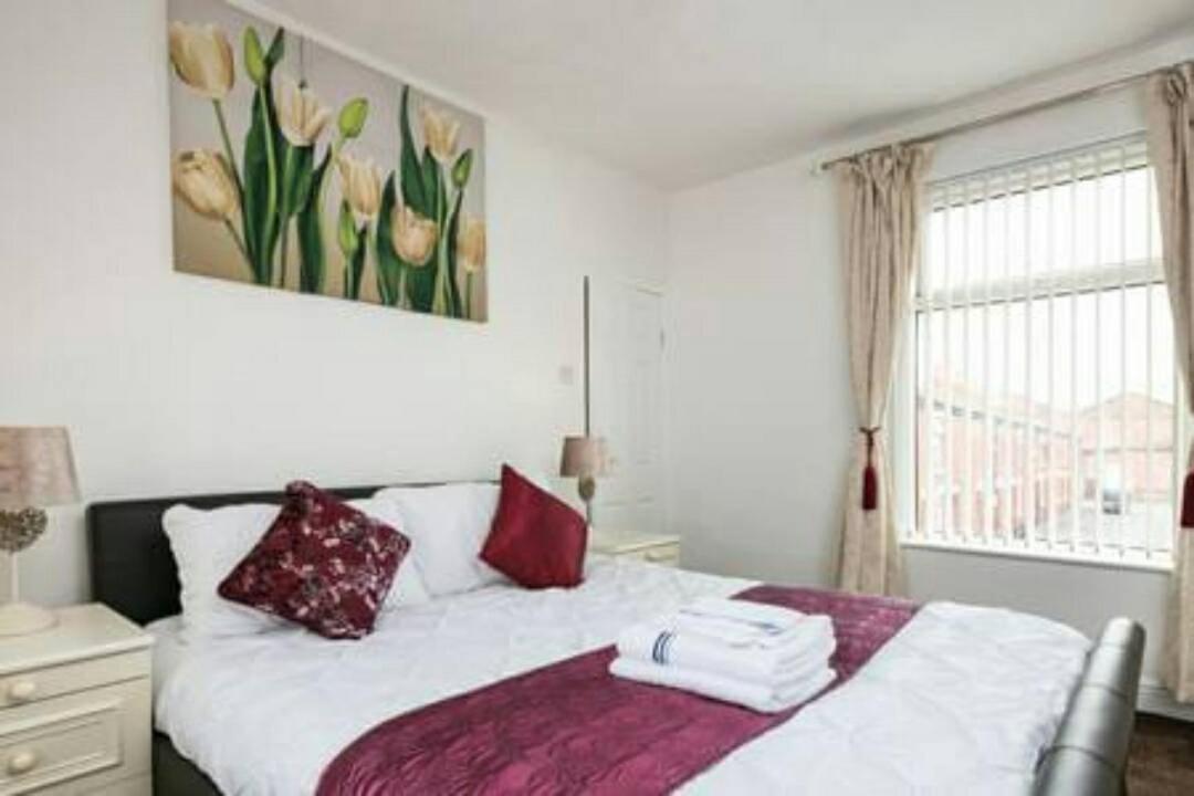Brigstock Holidays House Manchester Kültér fotó