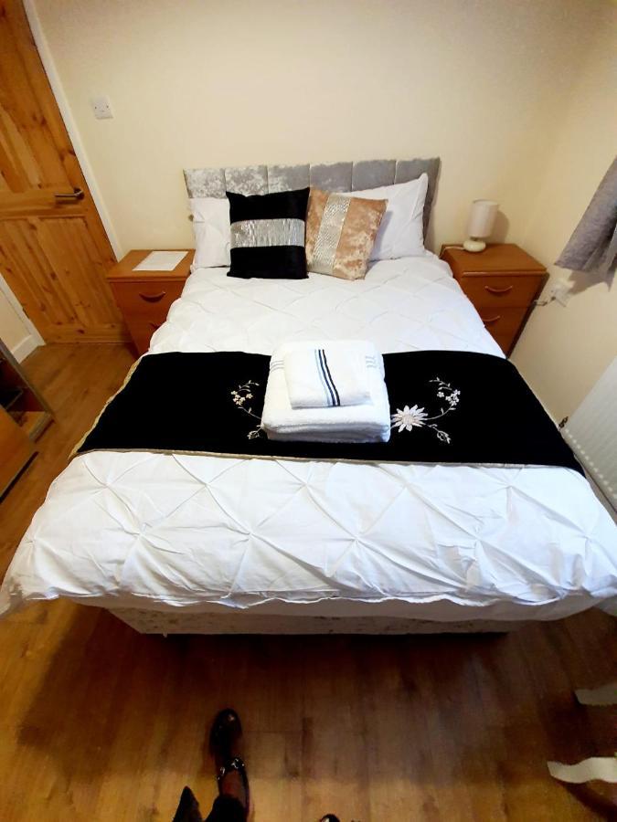 Brigstock Holidays House Manchester Kültér fotó